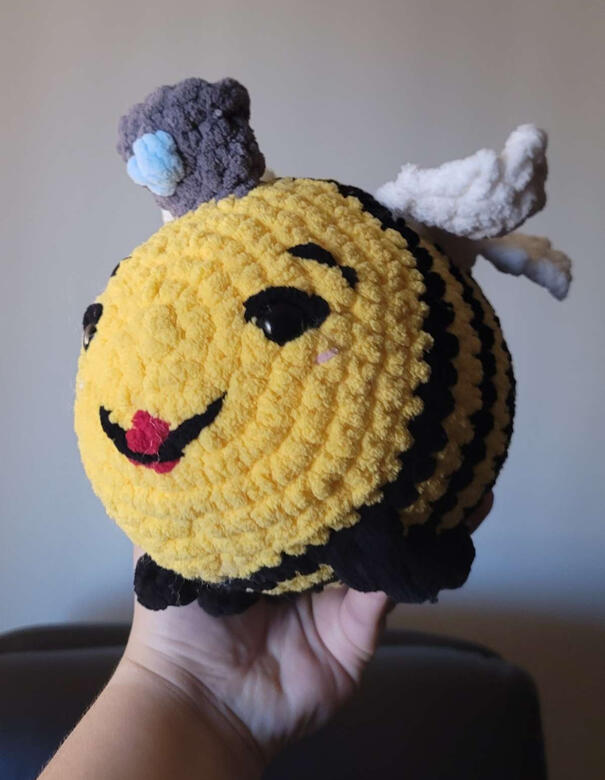 Queen Bee 2022 Queen Bee 2022