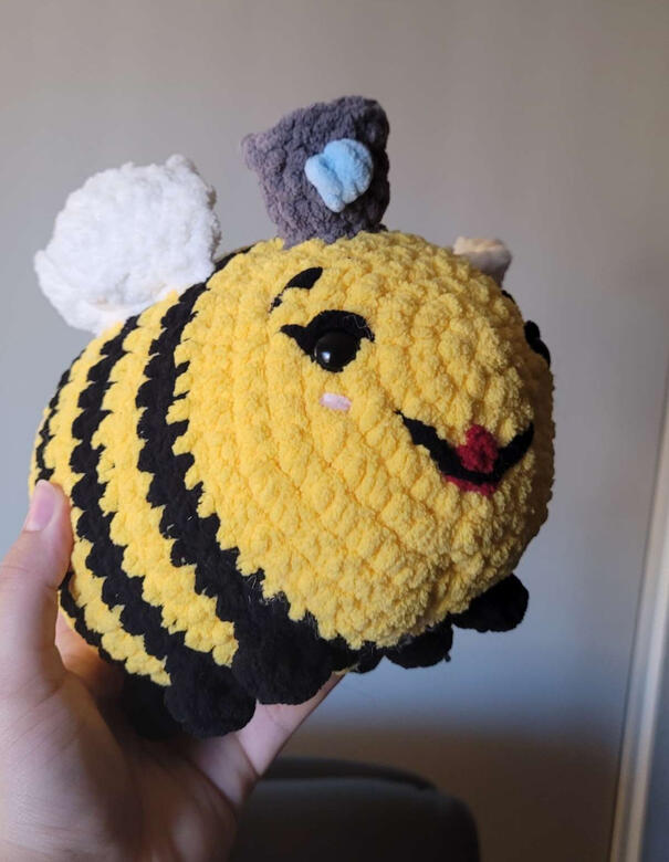 Queen Bee 2022 Queen Bee 2022